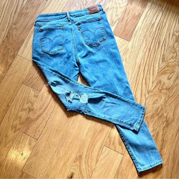 Levi’s- 711 Skinny Jeans, Light Wash Size 32 with Distressing - Picture 2 of 6